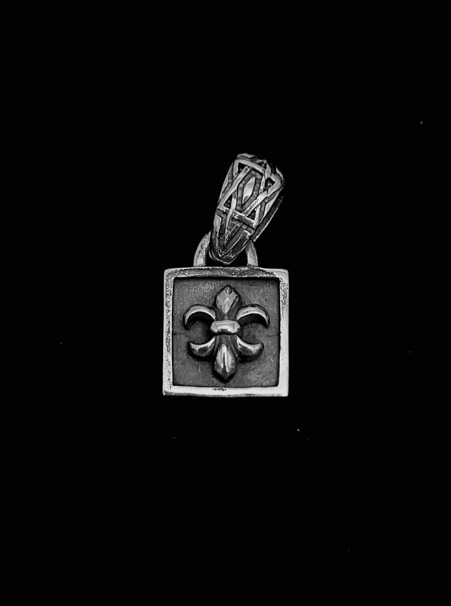 Fleur square Pendant