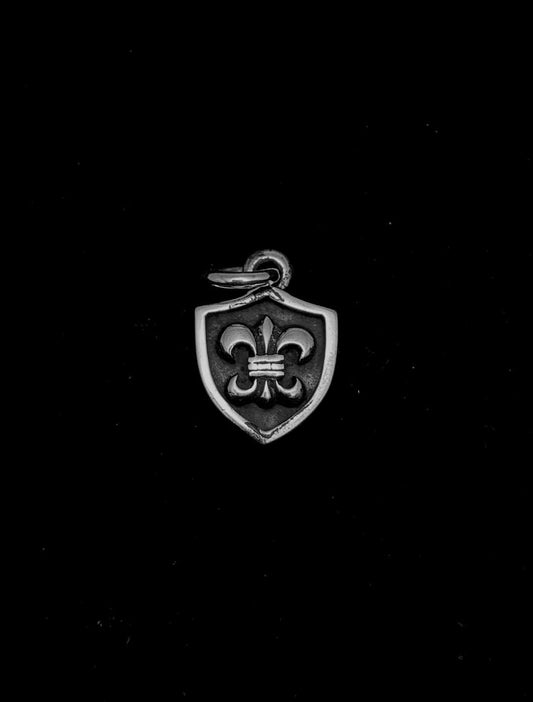 Armor Pendant Fleur de Lys